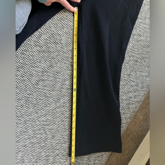 St. John Collection Cropped Knit Pant - Picture 4 of 4